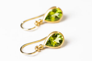 Peridot, Gold