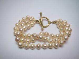 Umarbeitung zum Armschmuck aus Kundenperlen