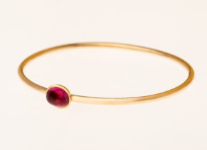 Armreif 585/- Roségold mit Rubellit